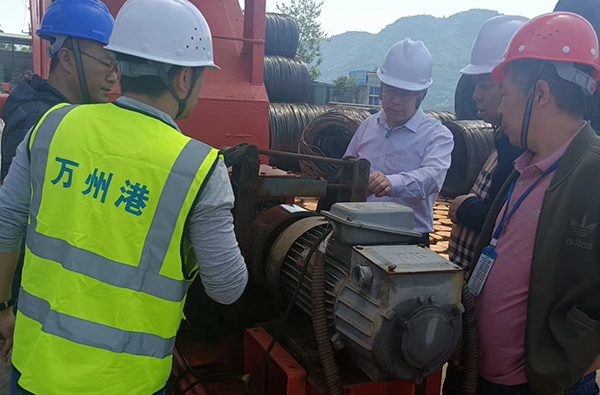 6449c8842da69.jpg 蔣總檢查3.jpg